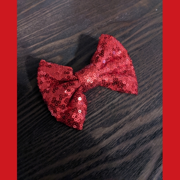 Red Sequined Bow - Picture 1 of 3